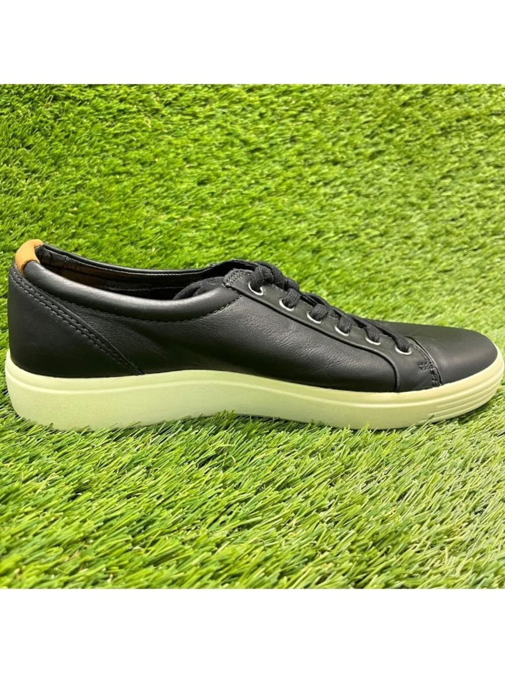 Ecco Soft 7 Mens Size 7 Black Casual Classic Leather Lace Up Shoes Sneakers